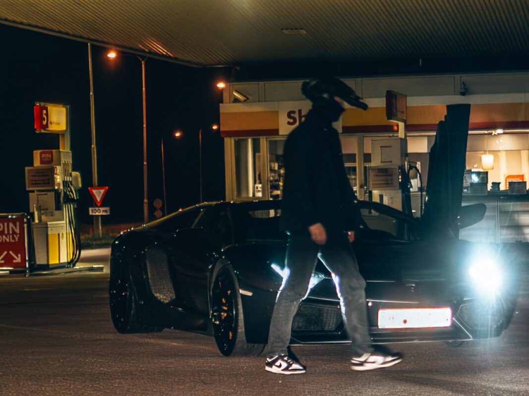 The Trace Lamborghini shoot in military style